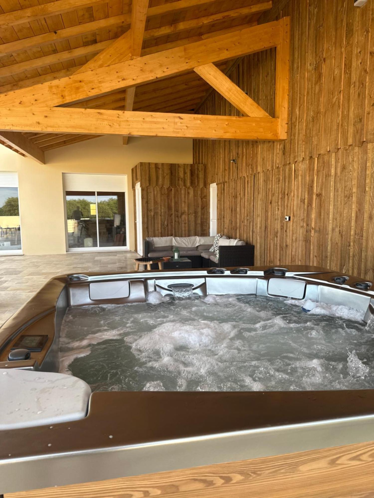 Repaire - Le Repaire De Maltus "Gites & Spa" Lussac  Exteriör bild